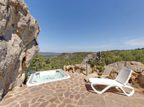 Luxurious villa with private pool and bubble bath Baja Sardinia